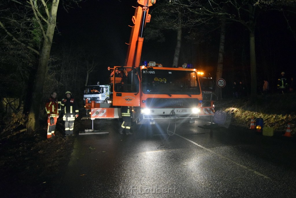 Container LKW umgestuerzt Koeln Brueck Bruecker- Dellbruecker Mauspfad P561.JPG - Miklos Laubert